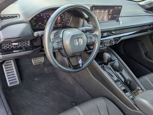 Used 2024 Honda Accord Sport image 4