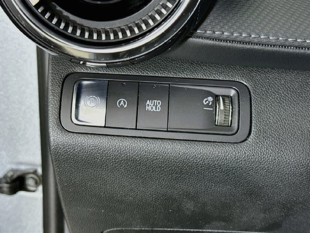 Used 2026 Chevrolet Equinox LT w/ Convenience Package II FWD image 11