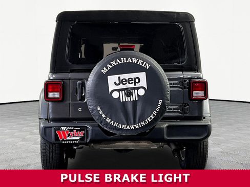 Used 2018 Jeep Wrangler Unlimited Sport S AWD/4WD image 5