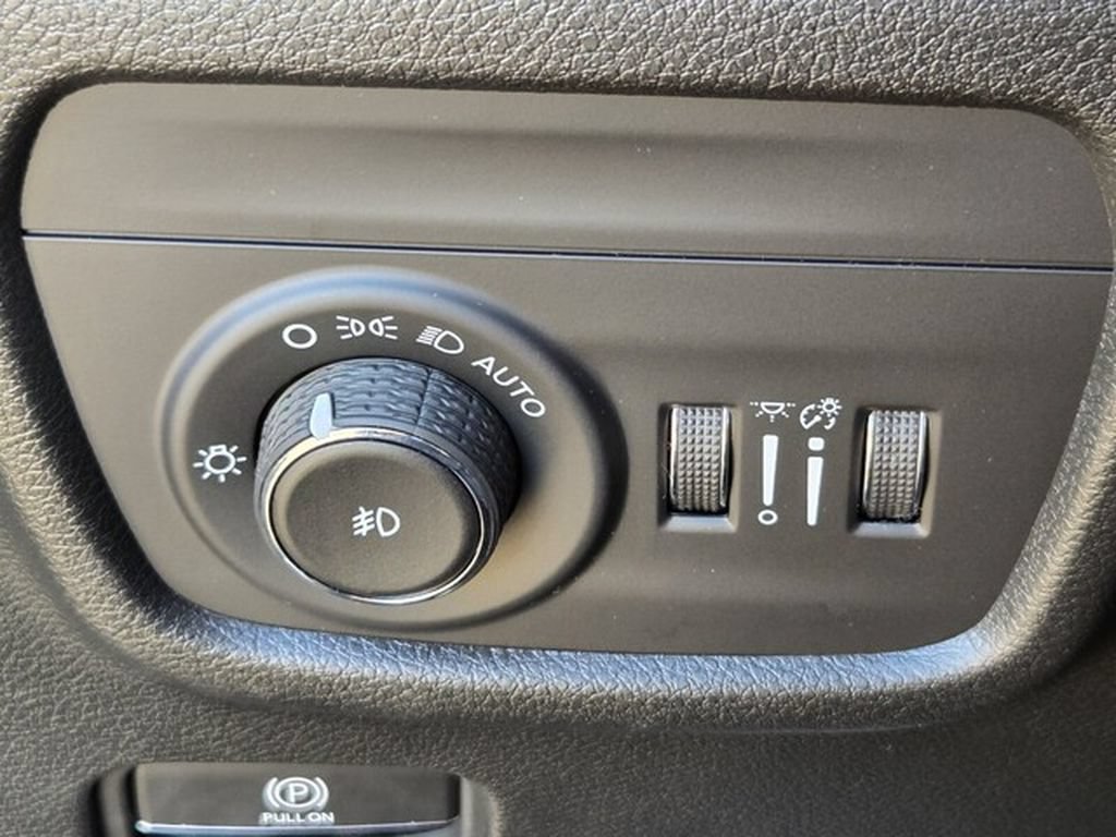 New 2027 Jeep Grand Cherokee Limited RWD image 29