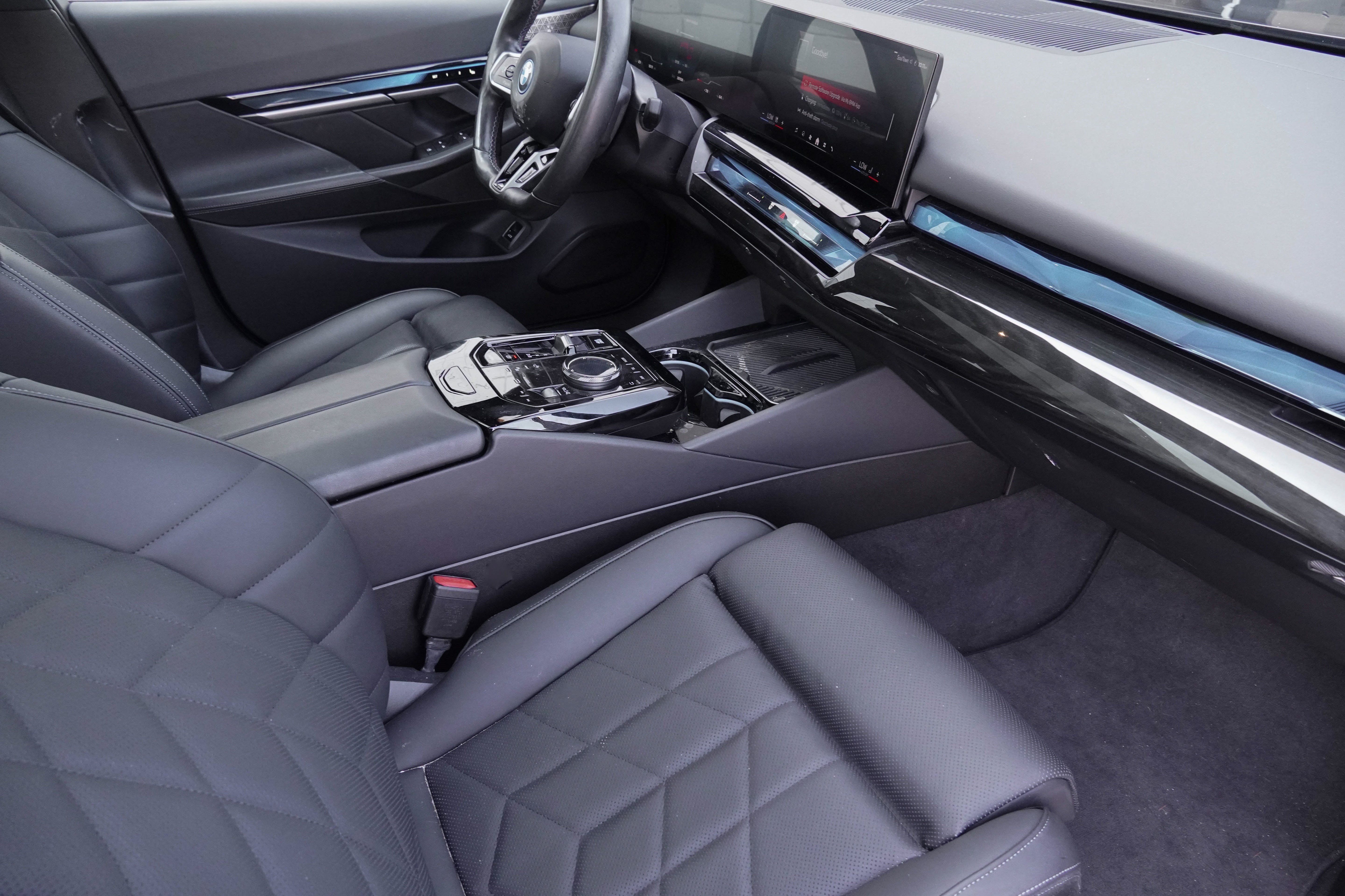 Used 2024 BMW i5 M60 w/ Premium Package AWD/4WD image 10