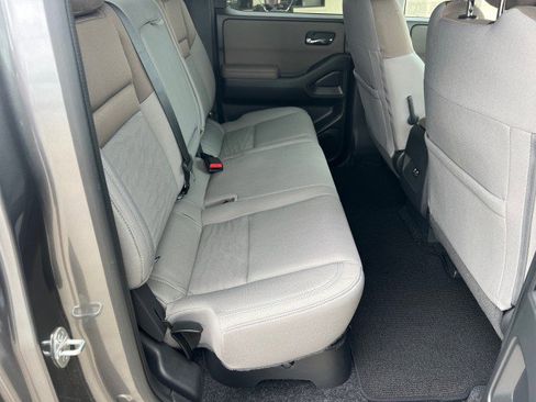 Used 2022 Nissan Frontier SV image 31
