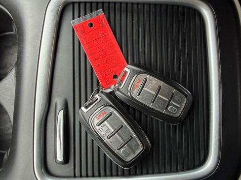 Used 2019 Chrysler Pacifica Touring-L Plus w/ Advanced Safetytec Group image 44