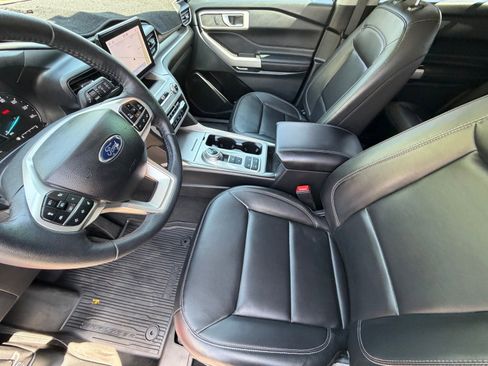 Used 2023 Ford Explorer XLT w/ Equipment Group 202A image 14