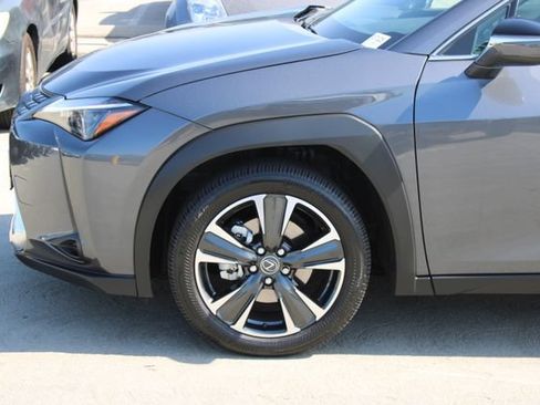 Used 2025 Lexus UX 300h FWD image 4
