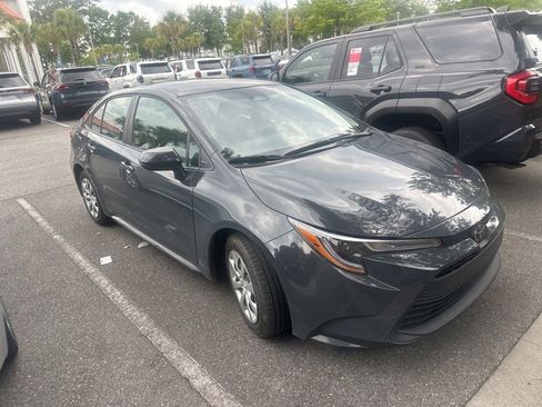 Certified 2025 Toyota Corolla LE FWD image 2