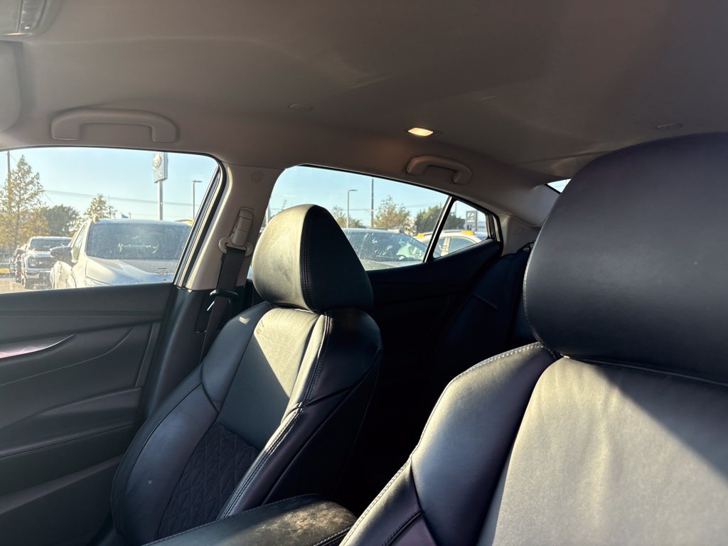 Used 2017 Nissan Maxima SR w/ Midnight Edition FWD image 5