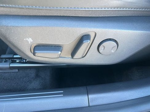 Certified 2023 Kia Niro EX image 49