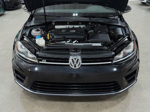 Used 2016 Volkswagen Golf 4-Door image 37