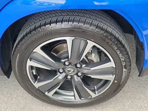 Used 2023 Lexus UX 250h FWD w/ Accessory Package (Z1) image 9
