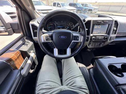 Used 2018 Ford F150 Lariat image 38