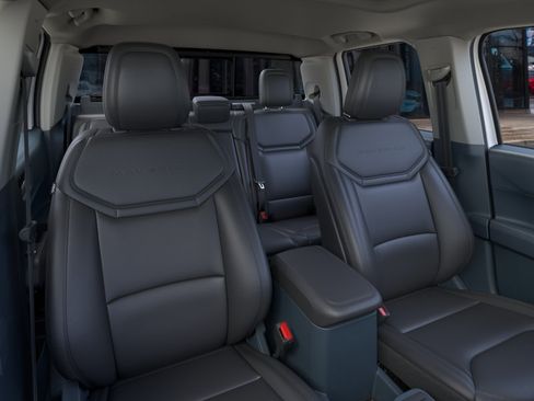 New 2025 Ford Maverick Lariat w/ Black Appearance Package image 10