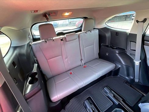 Used 2021 Toyota Highlander Platinum image 28
