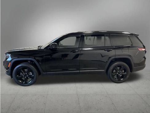 Used 2023 Jeep Grand Cherokee L Laredo AWD/4WD image 2
