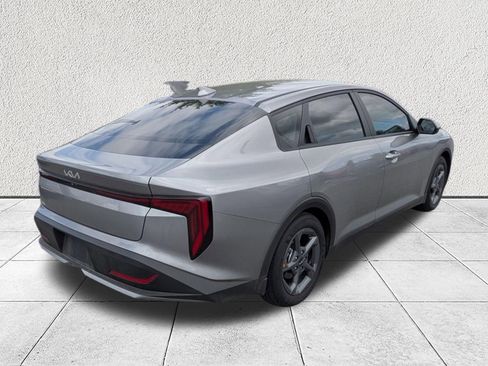 Used 2025 Kia K4 FWD image 3