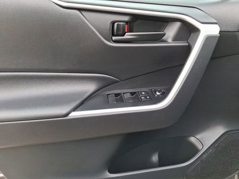 Certified 2022 Toyota RAV4 LE image 12