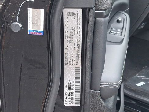 New 2025 Jeep Grand Cherokee L Altitude image 18