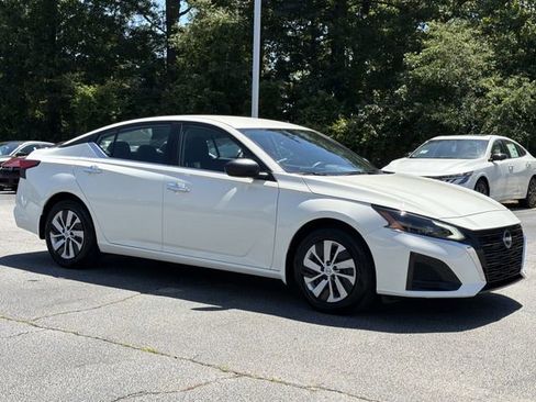 Certified 2025 Nissan Altima 2.5 S FWD image 8