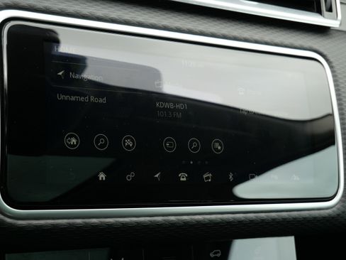 Used 2018 Land Rover Range Rover Velar S AWD/4WD image 23