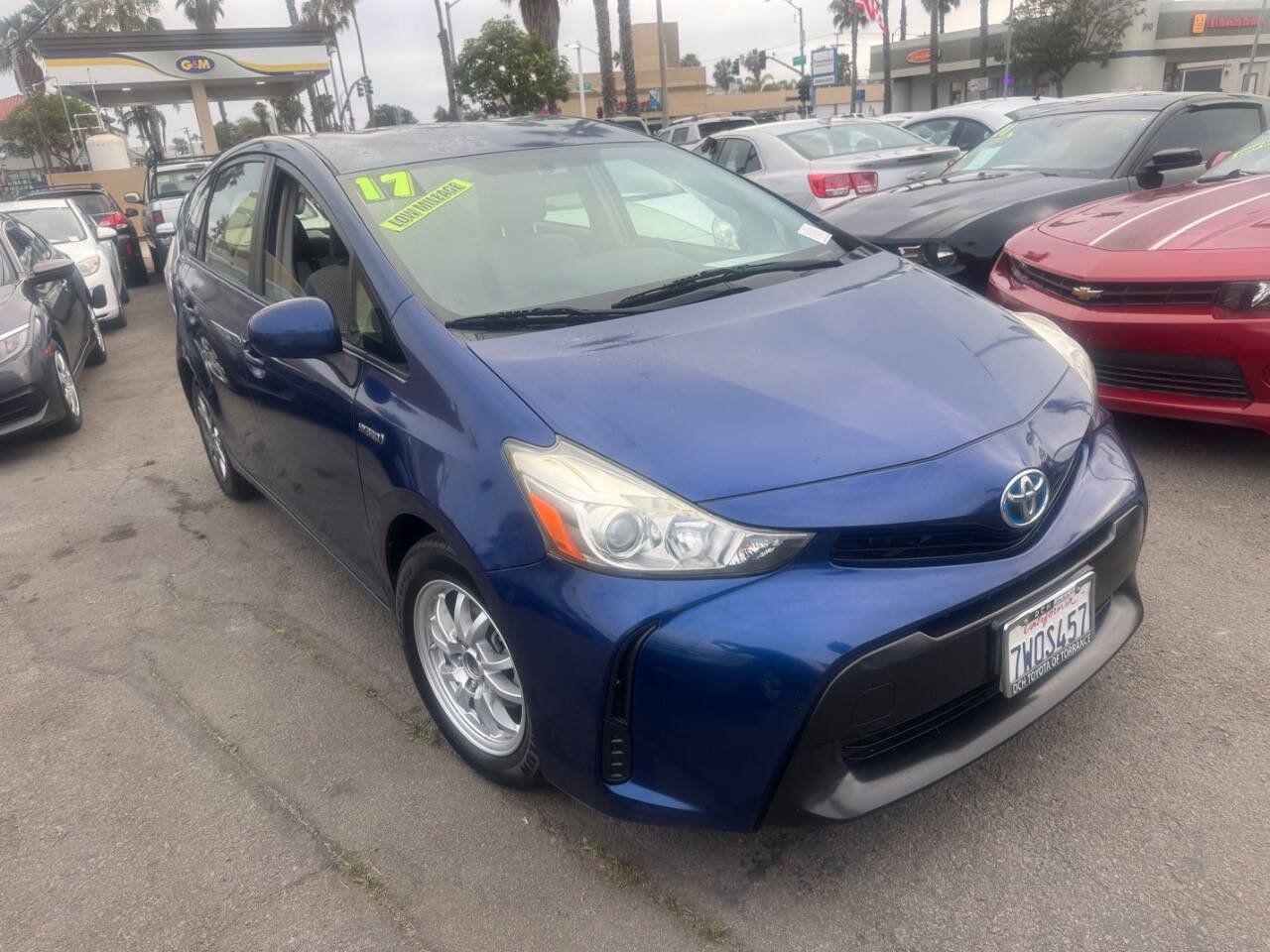 Used 2017 Toyota Prius V Two w/ Carpet Mat Package FWD image 1