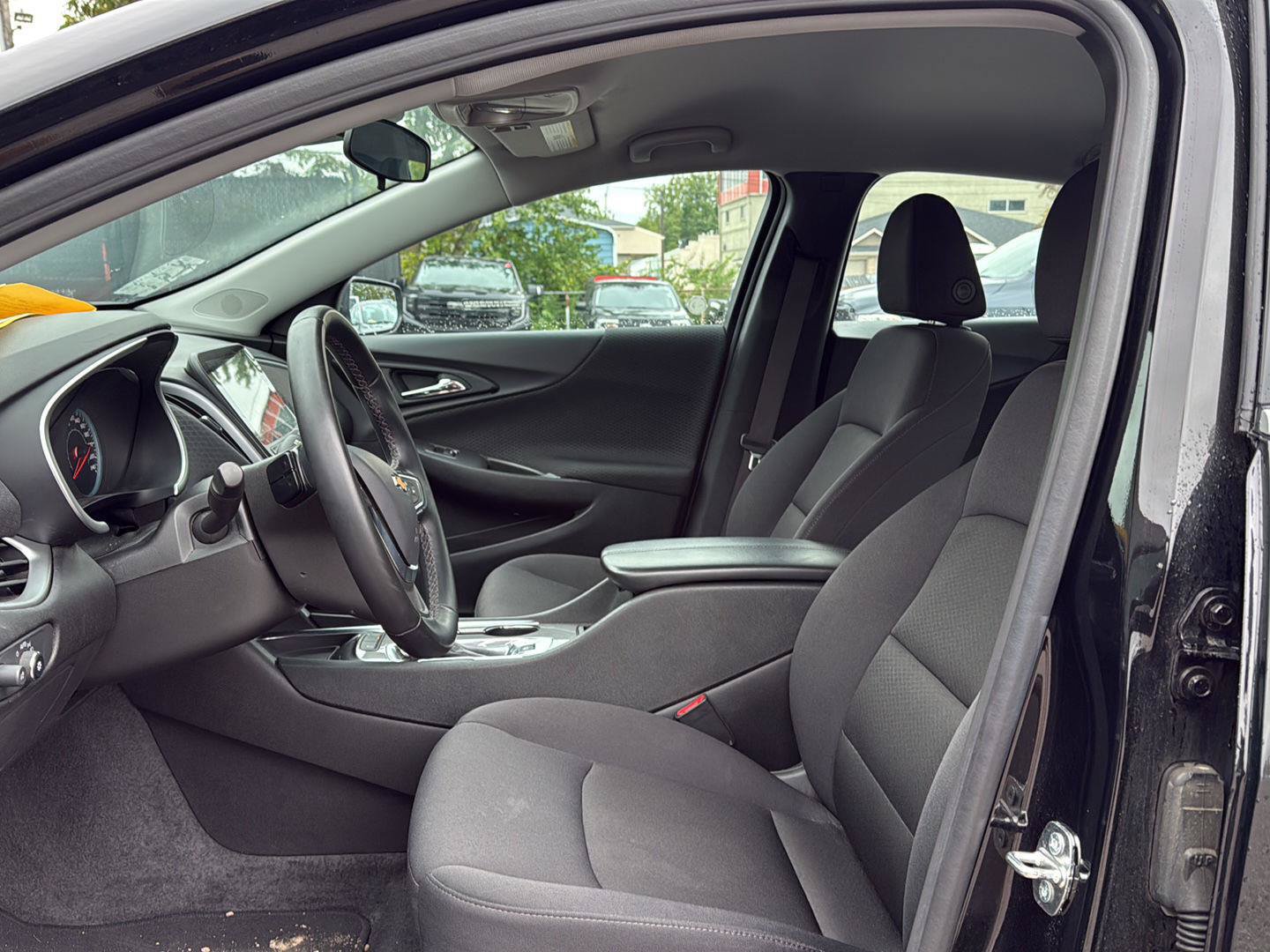 Used 2024 Chevrolet Malibu LT w/ Midnight Edition FWD image 9