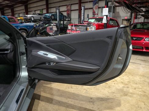 Used 2022 Chevrolet Corvette Stingray Coupe w/ 1LT RWD image 31