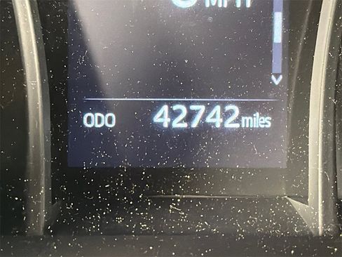 Used 2023 Toyota Camry LE image 27