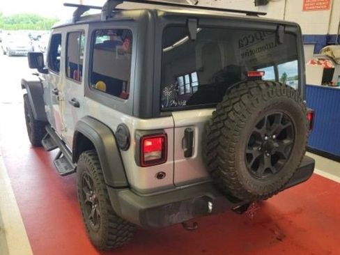 Used 2023 Jeep Wrangler Unlimited Sport AWD/4WD image 3