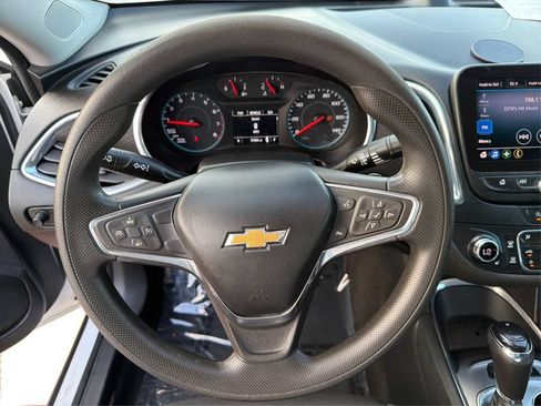 Used 2020 Chevrolet Malibu LT FWD image 18