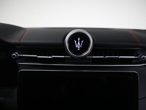 Certified 2023 Maserati Grecale Modena image 24