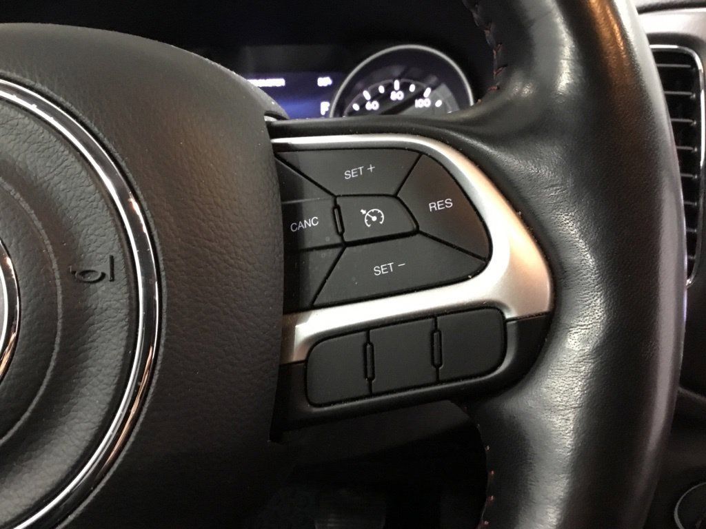 Used 2020 Jeep Compass Trailhawk w/ Leather Interior Group AWD/4WD image 40