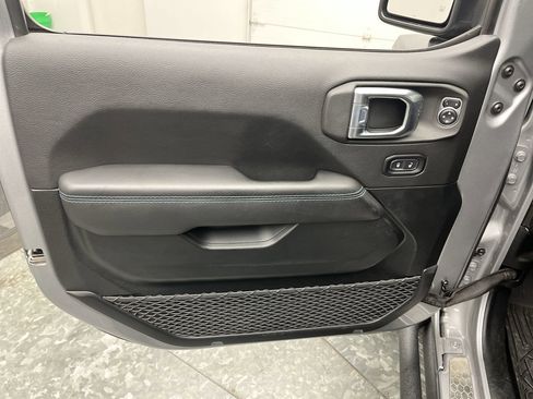 Used 2021 Jeep Wrangler Unlimited Rubicon 4xe w/ Steel Bumper Group image 8