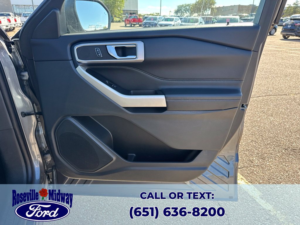 Used 2022 Ford Explorer XLT w/ Equipment Group 202A AWD/4WD image 32