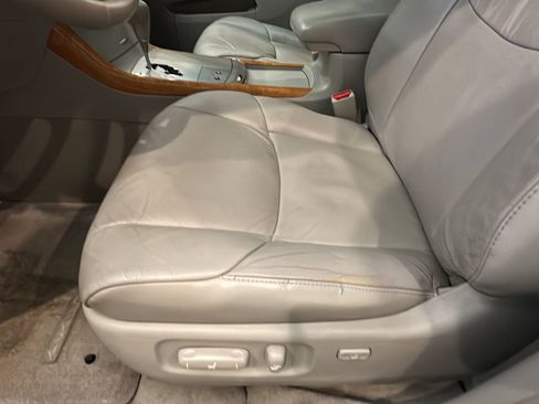 Used 2006 Toyota Avalon XLS image 9