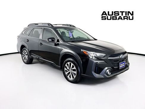 Used 2025 Subaru Outback Premium AWD/4WD image 1