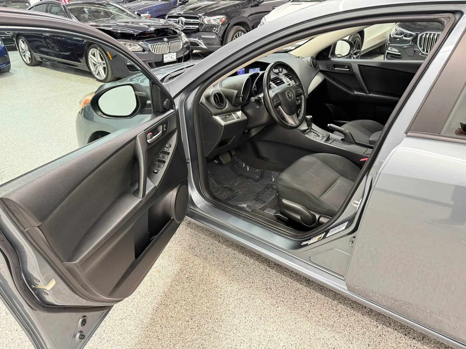 Used 2013 MAZDA MAZDA3 i Touring FWD image 19