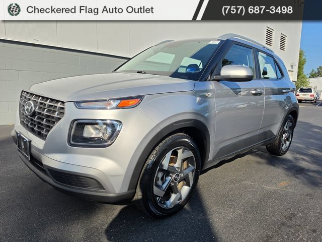 Used 2025 Hyundai Venue SEL FWD image 1