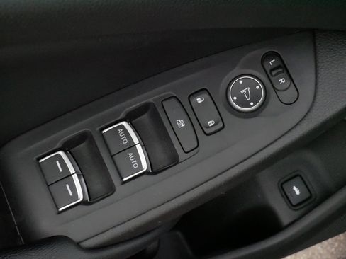 Used 2018 Honda Accord Sport image 18