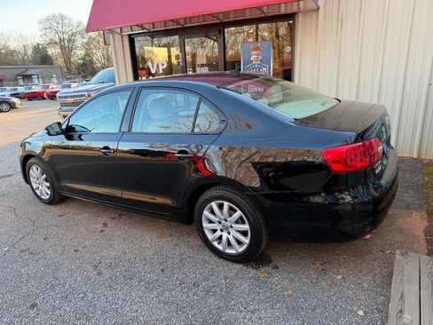 Used 2011 Volkswagen Jetta SE FWD image 6