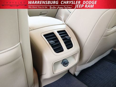 Used 2015 Ford Taurus SEL image 16