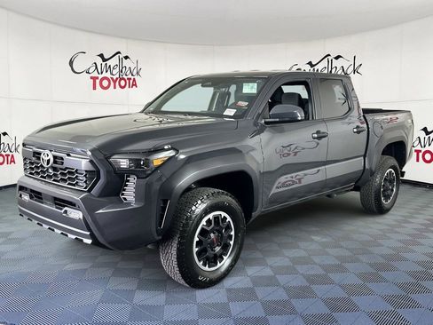 Used 2025 Toyota Tacoma TRD Off-Road AWD/4WD image 4