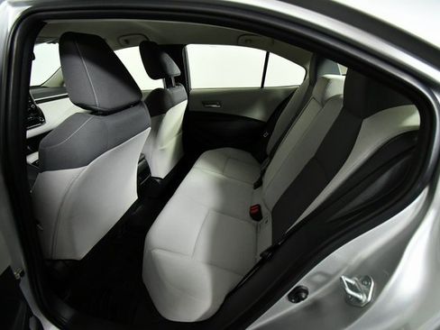 Used 2021 Toyota Corolla LE image 24