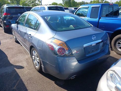 Used 2011 Nissan Altima 2.5 S w/ Convenience Pkg FWD image 4