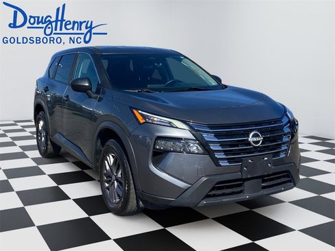 Used 2024 Nissan Rogue S image 7
