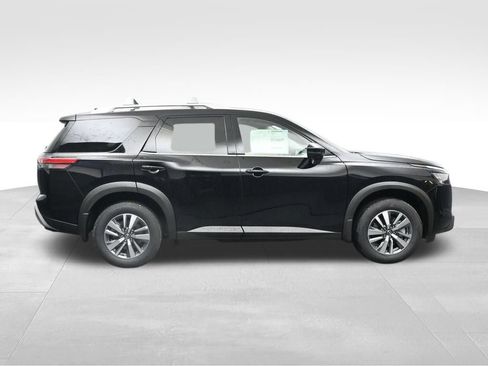 Used 2025 Nissan Pathfinder SL FWD image 6
