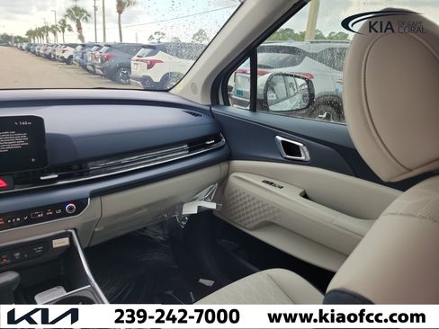 New 2026 Kia Carnival EX FWD image 17