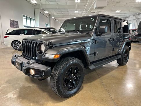 Used 2021 Jeep Wrangler Unlimited Sahara image 3