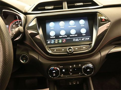 Used 2023 Chevrolet TrailBlazer RS w/ Sun and Liftgate Package image 10