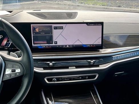 Used 2025 BMW X5 sDrive40i w/ Premium Package image 6