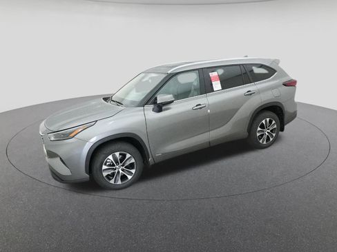 New 2026 Toyota Highlander XLE image 10